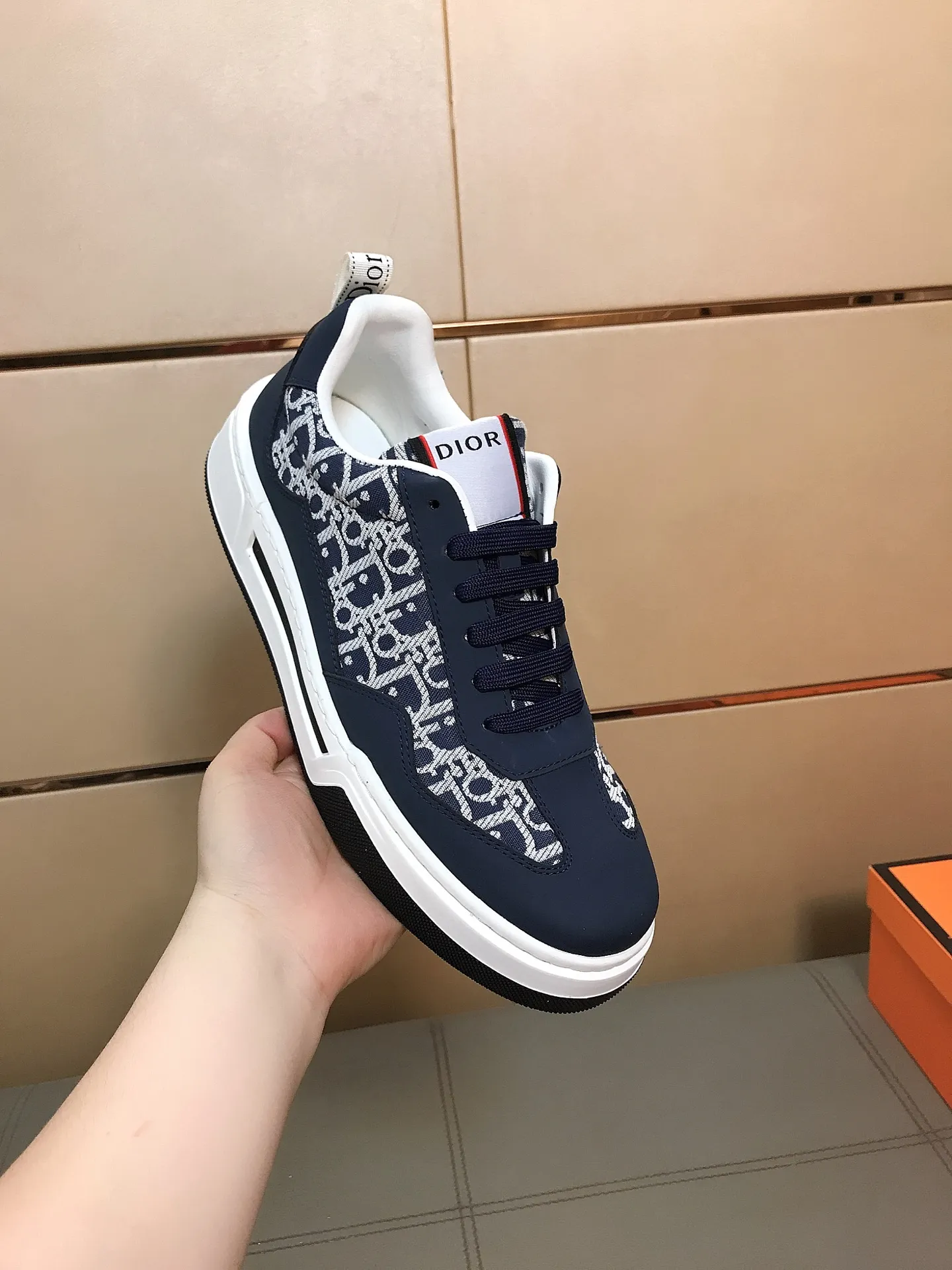 Factory price 400 ↔️↔️ (Dior) new men's casual sports shoes 👣 Full of charm, luxury style gentleman shoes. Upper: Made of imported Italian cowhide + printed fabric, sheepskin lining. Branded wear-resistant soles; with classic logos💋The whole pair of shoes is fashionable and casual yet high-end style🎈🎈Size: 38-44